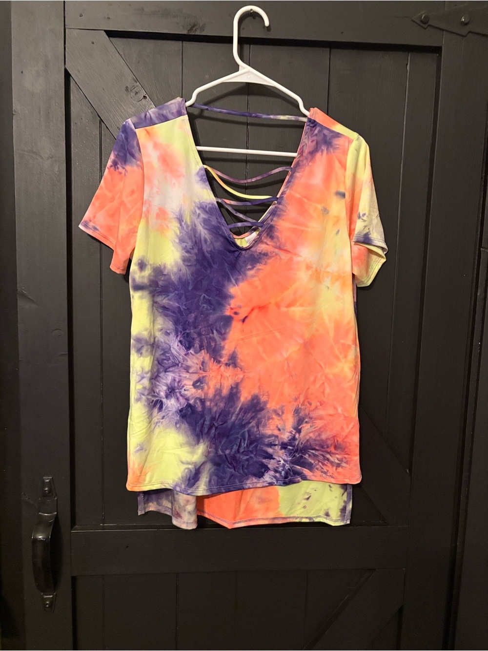 Tie-Dye Short Sleeve V-Neck Top with Crisscross front